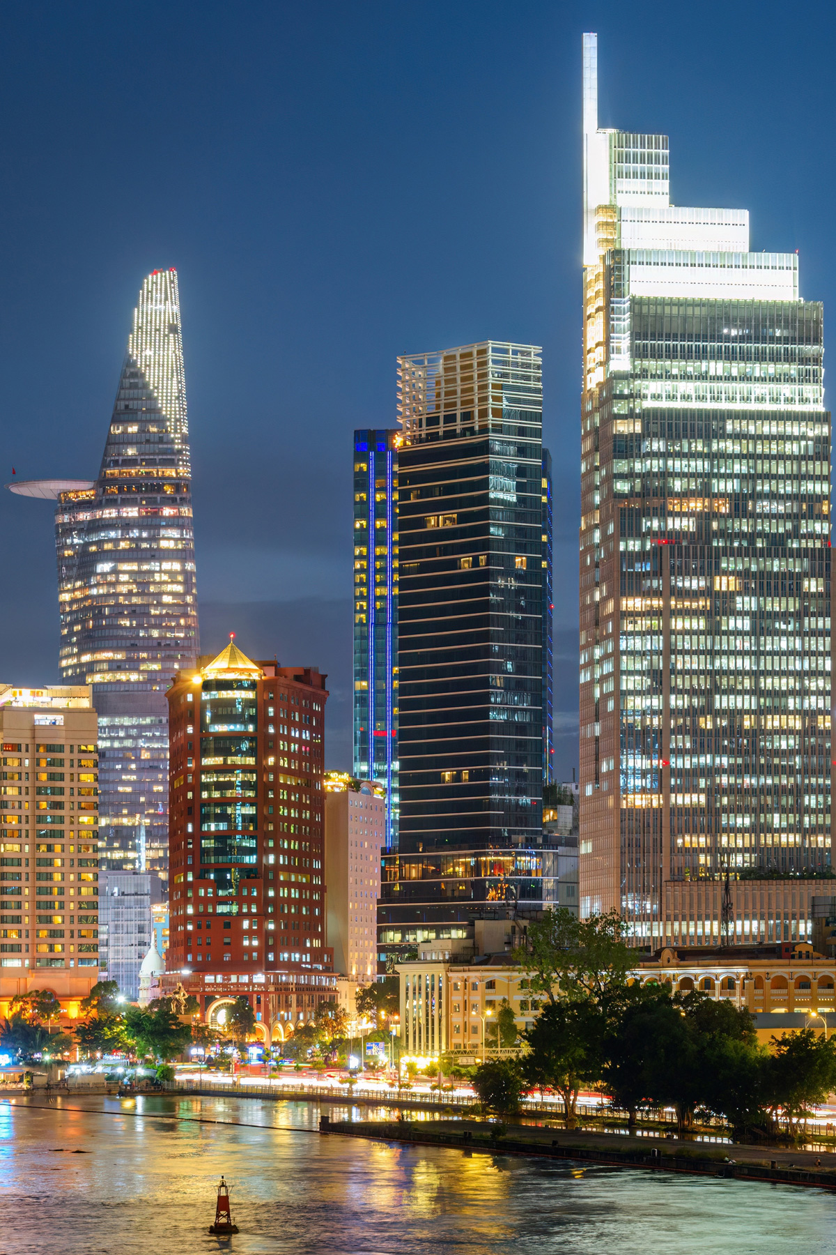 A One-Day Tour in Ho Chi Minh City: Exploring Culture, Cuisine, and Cityscape